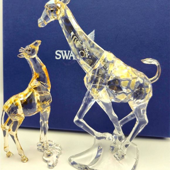 Swarovski Crystal Giraffe Figurine Set - Clear and Gold - Picture 1 of 2